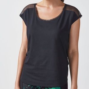 NWOT Fabletics Black Vanessa Top Size Medium
